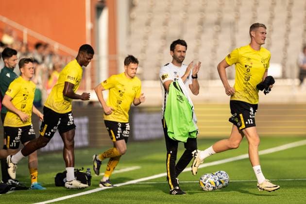 240829 Assistant coach Javier Agenjo Duran of Elfsborg during warmup ahead off the UEFA Europa League playoff between Elfsborg and Molde on August 29, 2024 in Boras Photo Jörgen Jarnberger BILDBYRAN COP 112 JJ0394 fotboll football soccer fotball uefa europa league playoff elfsborg molde bbeng  Copyright: JÖRGENxJARNBERGER BB240829JJ008