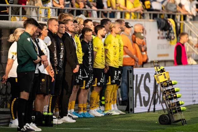 240829 Players of Elfsborg during a moment of silence for Sven Göran Eriksson ahead of the UEFA Europa League playoff between Elfsborg and Molde on August 29, 2024 in Boras Photo Jörgen Jarnberger BILDBYRAN COP 112 JJ0394 fotboll football soccer fotball uefa europa league playoff elfsborg molde bbeng  Copyright: JÖRGENxJARNBERGER BB240829JJ038