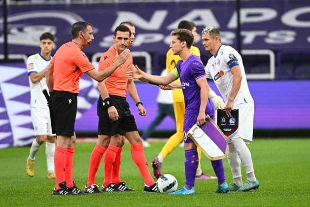 RSC Anderlecht v FC Dinamo Minsk - UEFA Europa League Play-off ANDERLECHT, BELGIUM - AUGUST 29 : Verschaeren Yari midfielder of RSC Anderlecht before the start of the game during the UEFA Europa League Qualifiers Play-off 2nd leg match between RSC Anderlecht and FC Dinamo Minsk on August 29, 2024 in Anderlecht, Belgium, 29 08 2024 Anderlecht Belgium  Copyright: xVincentxKalutx