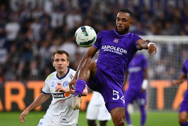 RSC Anderlecht v FC Dinamo Minsk - UEFA Europa League Play-off ANDERLECHT, BELGIUM - AUGUST 29 : Sardella Killian defender of RSC Anderlecht in action during the UEFA Europa League Qualifiers Play-off 2nd leg match between RSC Anderlecht and FC Dinamo Minsk on August 29, 2024 in Anderlecht, Belgium, 29 08 2024 Anderlecht Belgium  Copyright: xVincentxKalutx