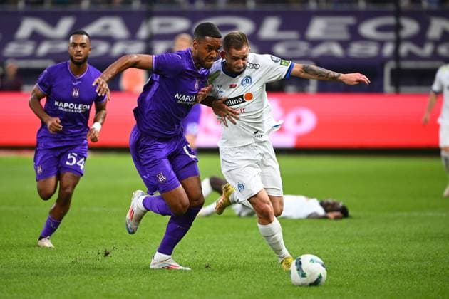 RSC Anderlecht v FC Dinamo Minsk - UEFA Europa League Play-off ANDERLECHT, BELGIUM - AUGUST 29 : Jorgensen Zanka Mathias defender of RSC Anderlecht, Bakhar Ivan forward of Dinamo Minsk in action during the UEFA Europa League Qualifiers Play-off 2nd leg match between RSC Anderlecht and FC Dinamo Minsk on August 29, 2024 in Anderlecht, Belgium, 29 08 2024 Anderlecht Belgium  Copyright: xVincentxKalutx