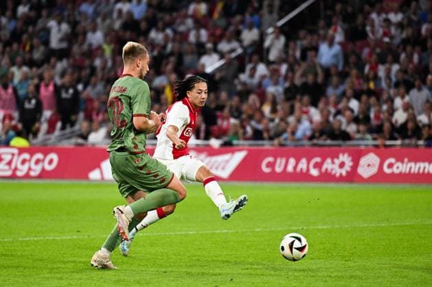 AMSTERDAM - Kian Fitz-Jim of Ajax scores the 1-0 during the UEFA Europa League play-offs match between Ajax and Jagiellonia Bialystok at the Johan Cruijff ArenA on August 29, 2024 in Amsterdam. ANP OLAF KRAAK UEFA Europa League Play-Offs Second Leg 2024 25 xVIxANPxSportx xxANPxIVx 507049754 originalFilename: 507049754.jpg
