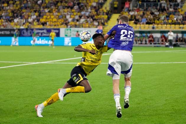 BORAS, SWEDEN 20240829 Elfsborgs Jalal Abdullai against Moldes Anders Hagelskjaer during Thursdays Europa League qualifier between IF Elfsborg and Molde FK at Boras Arena BORAS SWEDEN x9200x  Copyright: xAdamxIhse TTx KVAL EUROPA LEAUE ELFSBORG-MOLDE