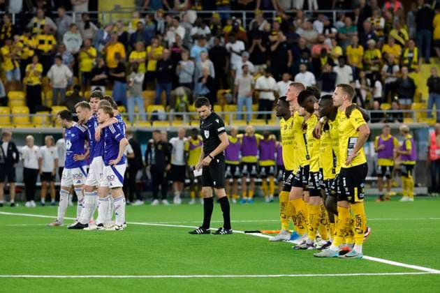 BORAS, SWEDEN 20240829 The teams line up for a penalty shootout during Thursdays Europa League qualifier between IF Elfsborg and Molde FK at Boras Arena BORAS SWEDEN x9200x  Copyright: xAdamxIhse TTx KVAL EUROPA LEAUE ELFSBORG-MOLDE