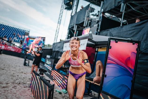Beach volleyball women Allianz German Beach Tour German Beach Volleyball Championship 2024 29 08 2024 Paula Schürholz enters the arena Timmendorfer Strand Ahmann Hager Arena Schleswig Holstein Germany