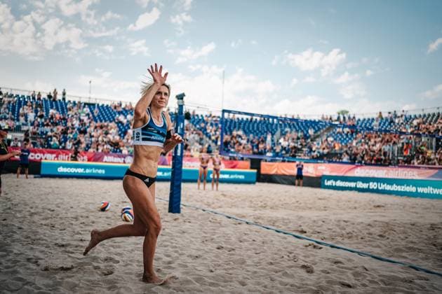 Beach volleyball women Allianz German Beach Tour German Beach Volleyball Championship 2024 29 08 2024 Laura Ludwig enters the arena Timmendorfer Strand Ahmann Hager Arena Schleswig Holstein Germany