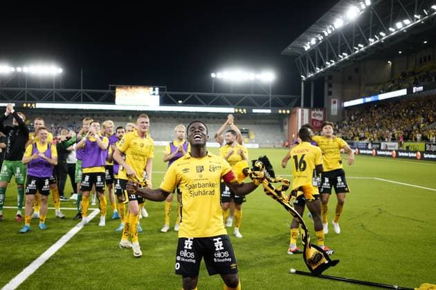 BORAS, SWEDEN 20240829 Elfsborgs players, led by Michael Baidoo, celebrate after a penalty shootout during Thursdays Europa League qualifying match between IF Elfsborg and Molde FK at Boras Arena BORAS SWEDEN x9200x  Copyright: xAdamxIhse TTx KVAL EUROPA LEAUE ELFSBORG-MOLDE