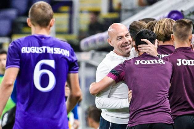 Anderlecht s head coach Brian Riemer celebrates after winning a soccer game between Belgian RSC Anderlecht and Belarusian FC Dinamo Minsk, Thursday 29 August 2024 in Brussels, the return leg of the play-offs for the UEFA Europa League competition. Anderlecht won the first leg 0-1. TOM GOYVAERTS TomxGoyvaerts  x99332337x