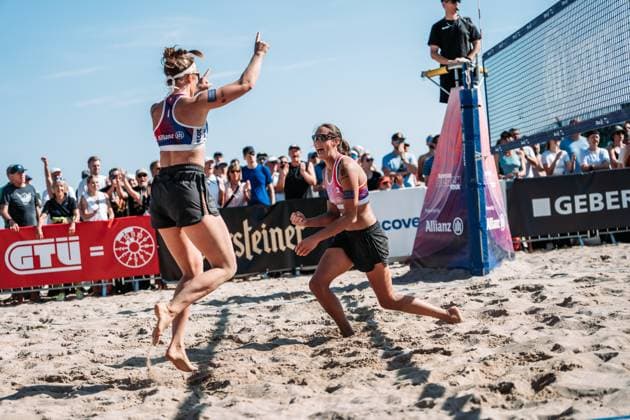 Beach volleyball women Allianz German Beach Tour German Beach Volleyball Championship 2024 29 08 2024 f l Isabel Schneider and Kira Walkenhorst Timmendorfer Strand Ahmann Hager Arena Schleswig Holstein Germany