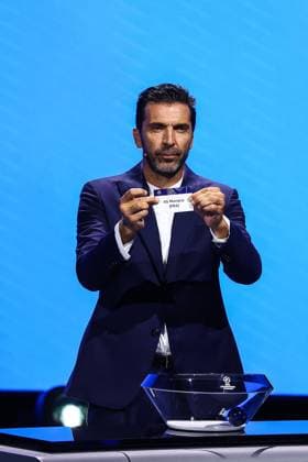 29th of August 2024 - UEFA CHAMPIONS LEAGUE KICK OFF 2024 2025 - DRAW LOTTERY WITH AI - FORUM GRIMALDI buffon (gianluigi) shows the ticket of AS Monaco during the draw lottery MONACO MONACO Copyright: xSPORTPIXPRESSx xFREDxPORCUx