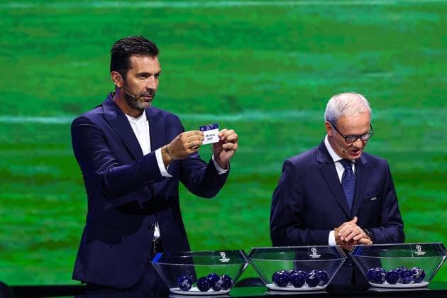 29th of August 2024 - UEFA CHAMPIONS LEAGUE KICK OFF 2024 2025 - DRAW LOTTERY WITH AI - FORUM GRIMALDI buffon (gianluigi) shows the ticket of RB Leipzig during the draw lottery MONACO MONACO Copyright: xSPORTPIXPRESSx xFREDxPORCUx