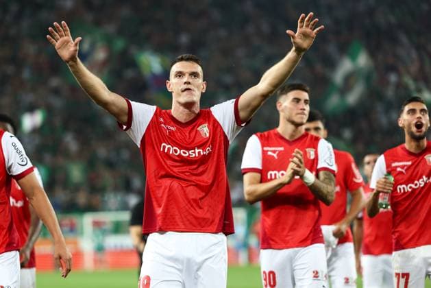 SOCCER - UEFA EL, Rapid vs Braga VIENNA,AUSTRIA,29.AUG.24 - SOCCER - UEFA Europa League, qualification, SK Rapid Wien vs Sporting Club de Braga. Image shows the rejoicing of Adrian Marin (Braga).  GEPAxpictures xArminxRauthner