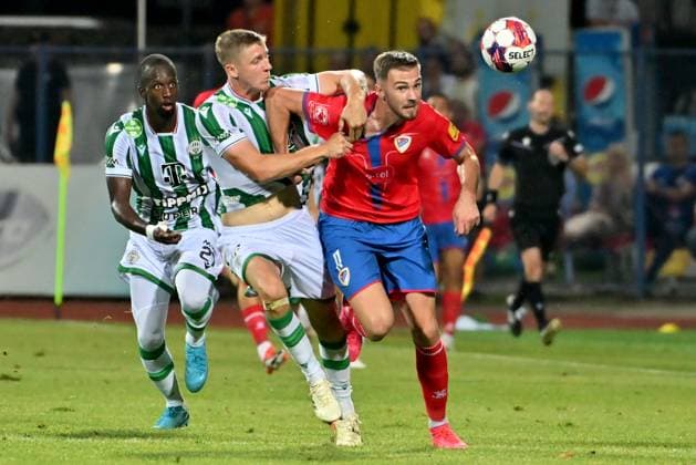 Banja Luka, Bosnia and Herzegovina, 29th August 2024: Damir Hrelja of Borac Banja Luka (L) during the UEFA Europa League Play-Offs round, 2nd leg football match between Borac Banja Luka (Bosnia and Herzegovina) and Ferencvaros (Hungary) at Gradski Stadion Banja Luka, Banja Luka, BiH. (Igor Kupljenik SPP) Copyright: xIgorxKupljenikx xSPPx spp-en-IgKuSp-IK0_4360