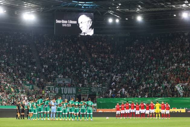 SOCCER - UEFA EL, Rapid vs Braga VIENNA,AUSTRIA,29.AUG.24 - SOCCER - UEFA Europa League, qualification, SK Rapid Wien vs Sporting Club de Braga. Image shows both teams during a minute of silence for Sven-Goeran Eriksson.  GEPAxpictures xArminxRauthner