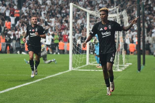 Gedson Fernandes of Besiktas celebrates after scoring the second goal of his team with teammatesduring the UEFA Europa League Play-Offs Second Leg match between Besiktas and Lugano at Besiktas Park on August 29, 2024 in Istanbul, Turkey. Istanbul Turkey Copyright: xSeskimphotox Besiktas-Lugano_29824 (114)
