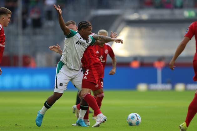 during the 2 Bundesliga match between Fortuna Düsseldorf and Hannover 96 at Merkur Spiel Arena on August 30, 2024 in Düsseldorf, Germany Photo by Oliver Kaelke DeFodi Images during the 2 Bundesliga match between Fortuna Düsseldorf and Hannover 96 at Merkur Spiel Arena on August 30, 2024 in Düsseldorf, Germany Photo by Oliver Kaelke DeFodi Images DFB DFL REGULATIONS PROHIBIT ANY USE OF PHOTOGRAPHS AS IMAGE SEQUENCES AND OR QUASI VIDEO Photo by Oliver Kaelke DeFodi Images Defodi 678 2024 08 30 OK DUSH96 0184 Defodi-678 DFB DFL REGULATIONS PROHIBIT ANY USE OF PHOTOGRAPHS AS IMAGE SEQUENCES AND OR QUASI-VIDEO.