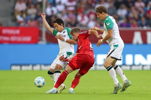 during the 2 Bundesliga match between Fortuna Düsseldorf and Hannover 96 at Merkur Spiel Arena on August 30, 2024 in Düsseldorf, Germany Photo by Oliver Kaelke DeFodi Images during the 2 Bundesliga match between Fortuna Düsseldorf and Hannover 96 at Merkur Spiel Arena on August 30, 2024 in Düsseldorf, Germany Photo by Oliver Kaelke DeFodi Images DFB DFL REGULATIONS PROHIBIT ANY USE OF PHOTOGRAPHS AS IMAGE SEQUENCES AND OR QUASI VIDEO Photo by Oliver Kaelke DeFodi Images Defodi 678 2024 08 30 OK DUSH96 0335 Defodi-678 DFB DFL REGULATIONS PROHIBIT ANY USE OF PHOTOGRAPHS AS IMAGE SEQUENCES AND OR QUASI-VIDEO.