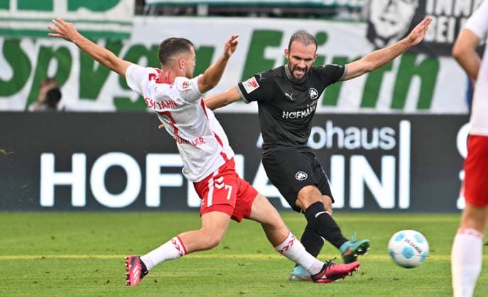 30 08 2024 Soccer Season 2024 2025 2 Soccer Bundesliga 04 Matchday SSV Jahn Regensburg SpVgg Greuther Fürth Kleeblatt Sportfoto Zink xwoxzix DFL regulations prohibit any use of photographs as image sequences and or quasi video only for editorial use Oscar Schönfelder 7, SSV Jahn Regensburg Simon Asta 2, SpVgg Greuther Fürth