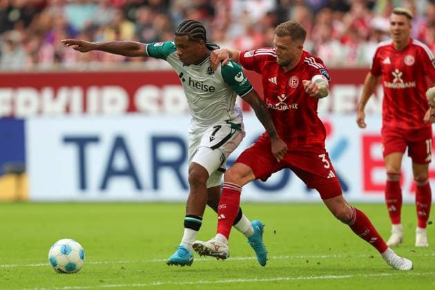 during the 2 Bundesliga match between Fortuna Düsseldorf and Hannover 96 at Merkur Spiel Arena on August 30, 2024 in Düsseldorf, Germany Photo by Oliver Kaelke DeFodi Images during the 2 Bundesliga match between Fortuna Düsseldorf and Hannover 96 at Merkur Spiel Arena on August 30, 2024 in Düsseldorf, Germany Photo by Oliver Kaelke DeFodi Images DFB DFL REGULATIONS PROHIBIT ANY USE OF PHOTOGRAPHS AS IMAGE SEQUENCES AND OR QUASI VIDEO Photo by Oliver Kaelke DeFodi Images Defodi 678 2024 08 30 OK DUSH96 0846 Defodi-678 DFB DFL REGULATIONS PROHIBIT ANY USE OF PHOTOGRAPHS AS IMAGE SEQUENCES AND OR QUASI-VIDEO.
