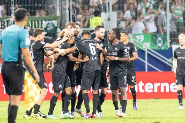 30 08 2024, Soccer, GER, Season, 2 Liga, Season 2024 2025, SSV Jahn Regensburg Spvgg Greuther Fürth Cheering after the 4 0 for Fürth by Julian Green DFL REGULATIONS PROHIBIT ANY USE OF PHOTOGRAPHS AS IMAGE SEQUENCES AND OR QUASI VIDEO Regensburg Bayern Germany Jahnstadion Regensburg