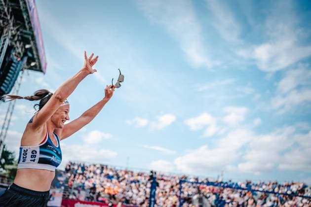 Beach volleyball women Allianz German Beach Tour German Beach Volleyball Championship 2024 30 08 2024 Isabel Schneider enters the arena Timmendorfer Strand Ahmann Hager Arena Schleswig Holstein Germany