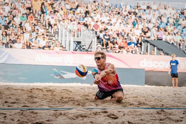 Beach volleyball men Allianz German Beach Tour German Beach Volleyball Championship 2024 30 08 2024 Simon Kulzer plays the ball Timmendorfer Strand Ahmann Hager Arena Schleswig Holstein Germany