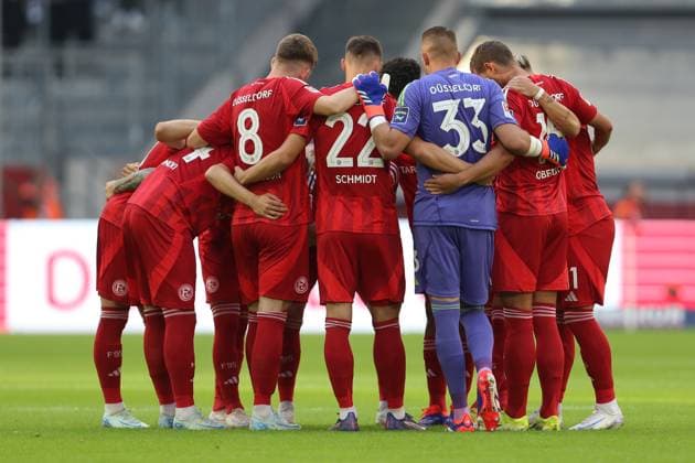 Players from Fortuna Duesseldorf form a team circle during the 2 Bundesliga match between Fortuna Düsseldorf and Hannover 96 at Merkur Spiel Arena on August 30, 2024 in Düsseldorf, Germany Photo by Oliver Kaelke Defodi Images Players from Fortuna Duesseldorf form a circle during the 2 Bundesliga match between Fortuna Düsseldorf and Hannover 96 at Merkur Spiel Arena on August 30, 2024 in Düsseldorf, Germany Photo by Oliver Kaelke Defodi Images DFB DFL REGULATIONS PROHIBIT ANY USE OF PHOTOGRAPHS AS IMAGE SEQUENCES AND OR QUASI VIDEO Photo by Oliver Kaelke Defodi Images Defodi 678 2024 08 30 OK DUSH96 0171 Defodi-678 DFB DFL REGULATIONS PROHIBIT ANY USE OF PHOTOGRAPHS AS IMAGE SEQUENCES AND OR QUASI-VIDEO.