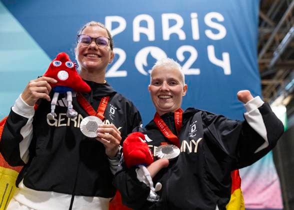 Sport Themen der Woche KW35 PARIS, FRANCE - AUGUST 30: Stephanie GREBE (GER) startclass WK6 and Juliane WOLF (GER), startclass WK8 hold the silver medal after the winning ceremony after the Women™s Doubles - WD14 - Gold Medal match between Stephanie GREBE (GER) startclass WK6 and Juliane WOLF (GER), startclass WK8 vs. Yucheng JIN (CHN) and Wenjuan HUANG (CHN) during the para Table tennis, Tischtennis of the Paris 2024 Summer Paralympic Games at South Paris Arena on August 30, 2024 in Paris, France. (Photo by Mika Volkmann ) *** PARIS, FRANCE AUGUST 30 Stephanie GREBE GER startclass WK6 and Juliane WOLF GER , startclass WK8 hold the silver medal after the winning ceremony after the Women™s Doubles WD14 Gold Medal match between Stephanie GREBE GER startclass WK6 and Juliane WOLF GER , startclass WK8 vs Yucheng JIN CHN and Wenjuan HUANG CHN during the para table tennis of the Paris 2024 Summer Paralympic Games at South Paris Arena on August 30, 2024 in Paris, France Photo by Mika Volkmann 202408027-20240908