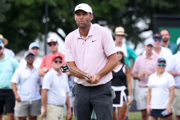 ATLANTA, GA - AUGUST 30: Scottie Scheffler (USA) reacts to narrowly missing a putt during the second round of the 2024 FedExCup Playoffs Tour Championship on August 30, 2024 at East Lake Golf Club in Atlanta, Georgia. (Photo by Michael Wade Icon Sportswire) GOLF: AUG 30 PGA, Golf Herren FedExCup Playoffs - TOUR Championship EDITORIAL USE ONLY Icon08302438