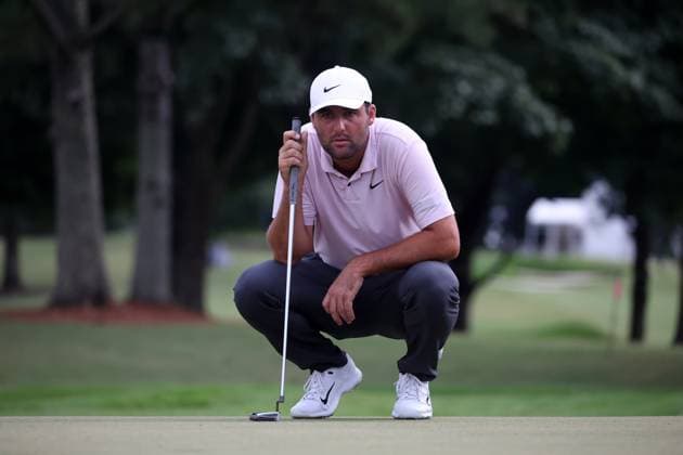 ATLANTA, GA - AUGUST 30: Scottie Scheffler (USA) during the second round of the 2024 FedExCup Playoffs Tour Championship on August 30, 2024 at East Lake Golf Club in Atlanta, Georgia. (Photo by Michael Wade Icon Sportswire) GOLF: AUG 30 PGA, Golf Herren FedExCup Playoffs - TOUR Championship EDITORIAL USE ONLY Icon08302490