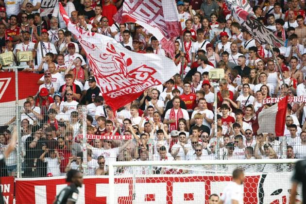Fans . 2.Bundesliga - Spieltag 4 , Jahn Regensburg - Greuther Fürth . Fußball , in Jahnstadion , Regensburg , Bayern , Deutschland . August 30, 2024 - Photo: Ipa Photo Pressefoto DENL Copyright: xx