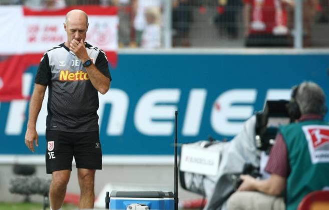 Joe Enochs Trainer Jahn Regensburg . 2.Bundesliga - Spieltag 4 , Jahn Regensburg - Greuther Fürth . Fußball , in Jahnstadion , Regensburg , Bayern , Deutschland . August 30, 2024 - Photo: Ipa Photo Pressefoto DENL Copyright: xx