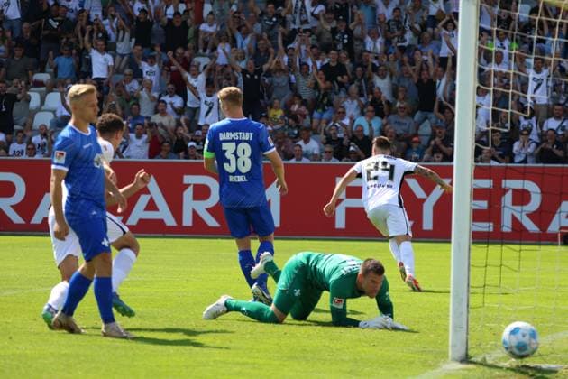 31 08 2024, Football, Men, 2 Bundesliga, Season 2024 2025, SV 07 Elversberg SV Darmstadt 98, Goal celebration for 1 0, Goalscorer Luca Schnellbacher SV 07 Elversberg Elversberg Ursapharm Arena an der Kaiserlinde Saarland Germany EN Copyright: xSebastianxBachx