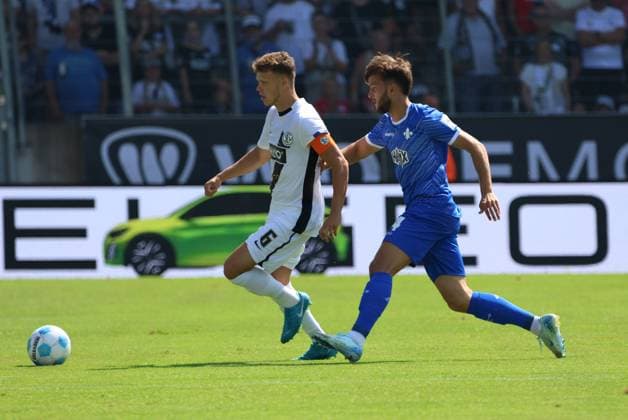 31 08 2024, Football, Men, 2 Bundesliga, Season 2024 2025, SV 07 Elversberg SV Darmstadt 98, Robin Fellhauer SV 07 Elversberg , Killian Corredor SV Darmstadt 98 Elversberg Ursapharm Arena an der Kaiserlinde Saarland Germany EN Copyright: xSebastianxBachx