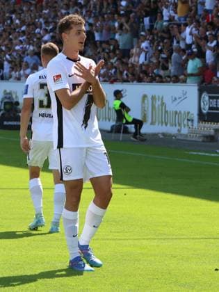 31 08 2024, Football, Men, 2 Bundesliga, Season 2024 2025, SV 07 Elversberg SV Darmstadt 98, Goal celebration to 2 0, Goalscorer Fisnik Asllani SV 07 Elversberg Elversberg Ursapharm Arena an der Kaiserlinde Saarland Germany EN Copyright: xSebastianxBachx