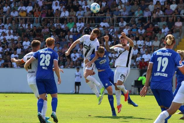 31 08 2024, Football, Men, 2 Bundesliga, Season 2024 2025, SV 07 Elversberg SV Darmstadt 98, Luca Schnellbacher SV 07 Elversberg , Florian Le Joncour SV 07 Elversberg , Paul Will SV Darmstadt 98 , Clemens Riedel SV Darmstadt 98 Elversberg Ursapharm Arena an der Kaiserlinde Saarland Germany EN Copyright: xSebastianxBachx