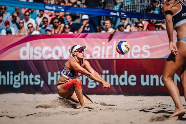 Beach volleyball women Allianz German Beach Tour German Beach Volleyball Championship 2024 31 08 2024 Chenoa Christ takes the ball Timmendorfer Strand Ahmann Hager Arena Schleswig Holstein Germany