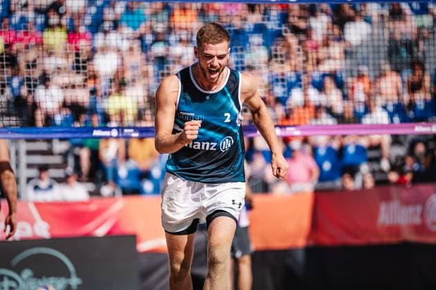 Beach volleyball men Allianz German Beach Tour German Beach Volleyball Championship 2024 31 08 2024 Luis Henrichs cheers and clenches his fist Timmendorfer Strand Ahmann Hager Arena Schleswig Holstein Germany