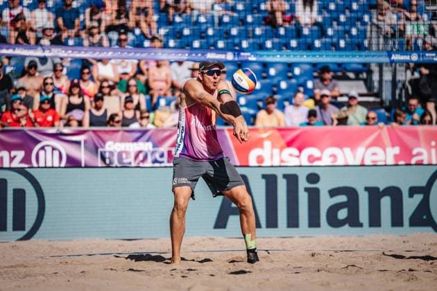 Beach volleyball men Allianz German Beach Tour German Beach Volleyball Championship 2024 31 08 2024 Nils Ehlers takes the ball Timmendorfer Strand Ahmann Hager Arena Schleswig Holstein Germany
