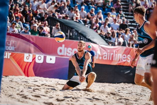 Beach volleyball men Allianz German Beach Tour German Beach Volleyball Championship 2024 31 08 2024 Luis Henrichs takes the ball Timmendorfer Strand Ahmann Hager Arena Schleswig Holstein Germany