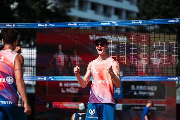 Beach volleyball men Allianz German Beach Tour German Beach Volleyball Championship 2024 31 08 2024 Philipp Huster cheers Timmendorfer Strand Ahmann Hager Arena Schleswig Holstein Germany