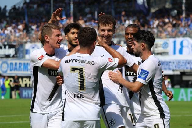 31 08 2024, Soccer, Men, 2 Bundesliga, Season 2024 2025, SV 07 Elversberg SV Darmstadt 98, Goal celebration to 3 0, Goalscorer Fisnik Asllani SV 07 Elversberg Elversberg Ursapharm Arena an der Kaiserlinde Saarland Germany EN Copyright: xSebastianxBachx
