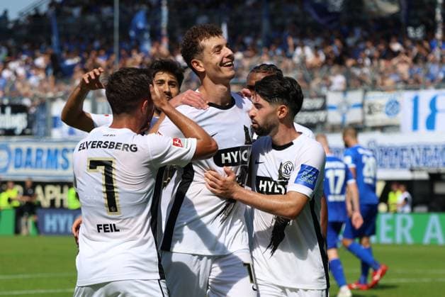 31 08 2024, Soccer, Men, 2 Bundesliga, Season 2024 2025, SV 07 Elversberg SV Darmstadt 98, Goal celebration to 3 0, Goalscorer Fisnik Asllani SV 07 Elversberg Elversberg Ursapharm Arena an der Kaiserlinde Saarland Germany EN Copyright: xSebastianxBachx