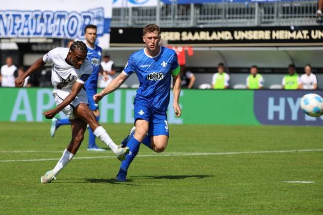 31 08 2024, Football, Men, 2 Bundesliga, Season 2024 2025, SV 07 Elversberg SV Darmstadt 98, Filimon Gerezgiher SV 07 Elversberg , Clemens Riedel SV Darmstadt 98 Elversberg Ursapharm Arena an der Kaiserlinde Saarland Germany EN Copyright: xSebastianxBachx