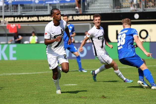31 08 2024, Football, Men, 2 Bundesliga, Season 2024 2025, SV 07 Elversberg SV Darmstadt 98, Goal celebration to 4 0, Goalscorer Filimon Gerezgiher SV 07 Elversberg Elversberg Ursapharm Arena an der Kaiserlinde Saarland Germany EN Copyright: xSebastianxBachx