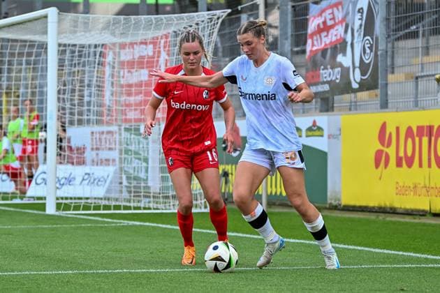 Greta Stegemann SC Freiburg Women, 16 , Karolina Lea Vilhjalmsdottir Bayer 04 Leverkusen, 18 on the ball GER, SC Freiburg Bayer 04 Leverkusen, Women Soccer, Google Pixel Women Bundesliga, 1 Matchday, Season 2024 2025, 31 08 2024 DFB REGULATES PROHIBIT ANY USE OF PHOTOGRAPHS AS IMAGE SEQUENCES AND OR QUASI VIDEO GER, SC Freiburg Bayer 04 Leverkusen, Womens football, Google Pixel Womens Bundesliga, 1 matchday, 2024 2025 season, 31 08 2024 Freiburg Copyright: xEibner-Pressefoto ThomasxHessx EP_THS