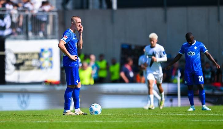 Isac Lidberg SV Darmstadt 98 gestures and looks disappointed, 2 Bundesliga, SV Elversberg vs SV Darmstadt 98, Ursapharm Arena at Kaiserlinde on August 31, 2024 in Spiesen Elversberg, Germany Photo by Silas Schueller DeFodi Images Isac Lidberg SV Darmstadt 98 gestures and looks disappointed, 2 Bundesliga, SV Elversberg vs SV Darmstadt 98, Ursapharm Arena at Kaiserlinde on August 31, 2024 in Spiesen Elversberg, Germany Photo by Silas Schueller DeFodi Images Defodi 121 121 ELVSVD 20240831 235 Defodi-121
