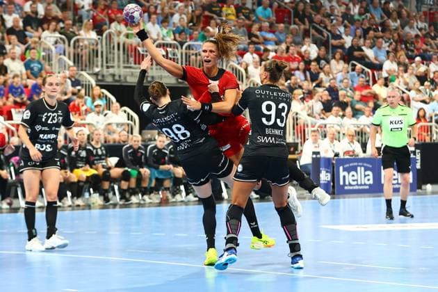 Sport Themen der Woche KW35 Xenia Smits (HB Ludwigsburg) HB Ludwigsburg vs. TuS Metzingen, Handball, Super Cup der Frauen 2024, Spielzeit 2024 2025, 31.08.2024 Foto: kolbert-press Ant Palmer PSD Bank Dome NRW Deutschland *** Xenia Smits HB Ludwigsburg HB Ludwigsburg vs TuS Metzingen, Handball, Womens Super Cup 2024, Season 2024 2025, 31 08 2024 Photo kolbert press Ant Palmer PSD Bank Dome NRW Germany Copyright: xkolbert-press AntxPalmerx