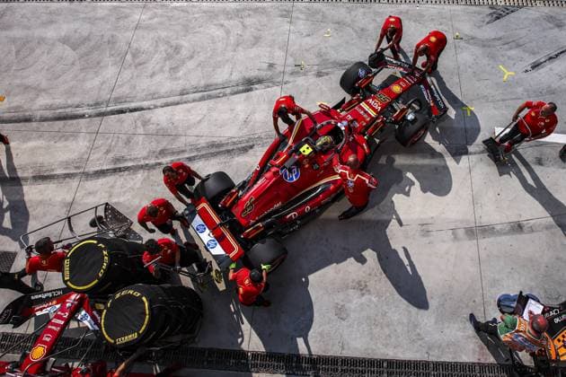 55 SAINZ Carlos (spa), Scuderia Ferrari SF-24, action during the Formula 1 Pirelli Gran Premio d’Italia 2024, Italian Grand Prix 2024, 16th round of the 2024 Formula One World Championship, WM, Weltmeisterschaft from August 30 to September 1, 2024 on the Autodromo Nazionale Monza, in Monza, Italy - F1 - ITALIAN GRAND PRIX 2024 DPPI Panoramic  240831_R16_ITALIA_DP_EA013309