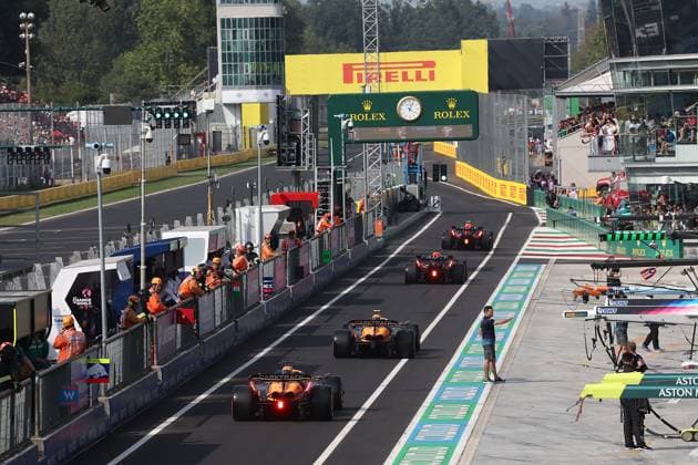 31 08 2024, Autodromo Nazionale di Monza, Monza, FORMULA 1 PIRELLI GRAN PREMIO D ITALIA 2024 ,in the picture Sergio Perez MEX , Oracle Red Bull Racing, Max Verstappen NLD , Lando Norris GBR , McLaren F1 Team, Oscar Piastri AUS Defodi 506 20240831 hbr 3529 Defodi-506
